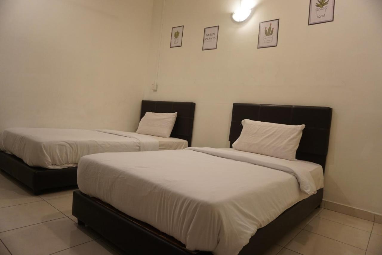 S & S Guest House Kuantan Esterno foto