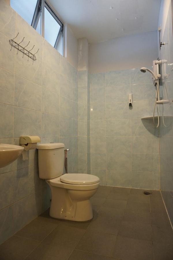 S & S Guest House Kuantan Esterno foto