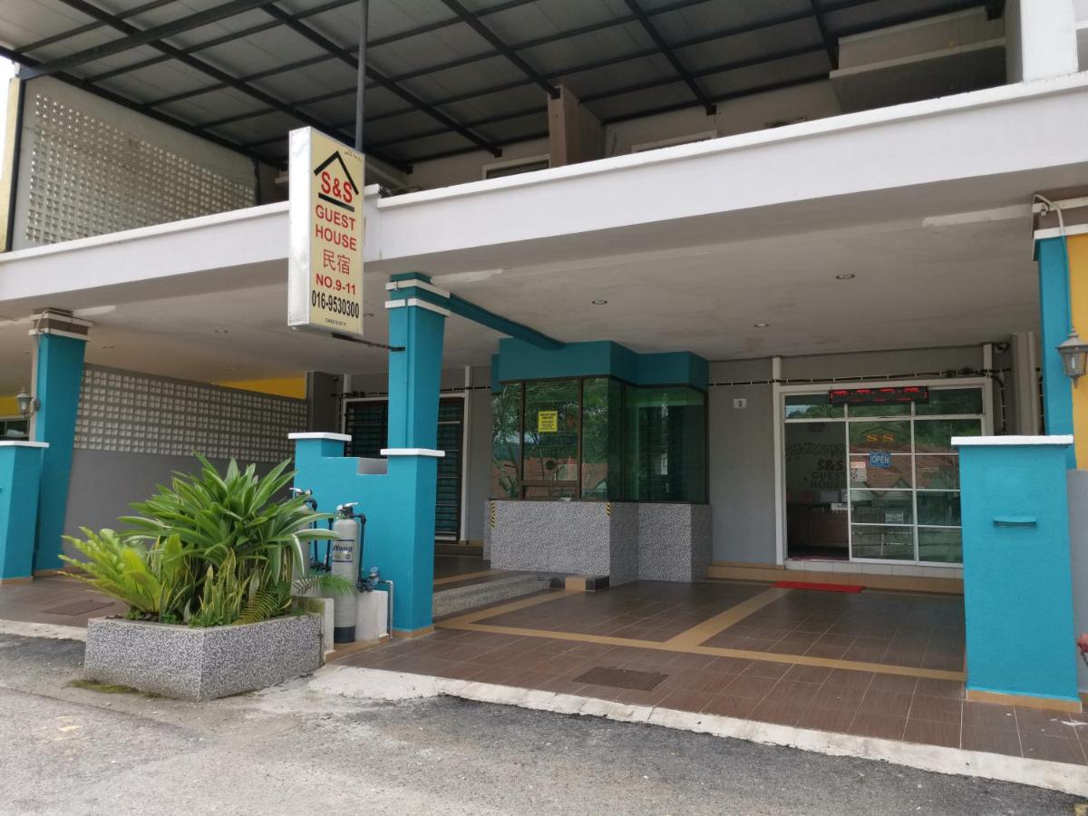S & S Guest House Kuantan Esterno foto